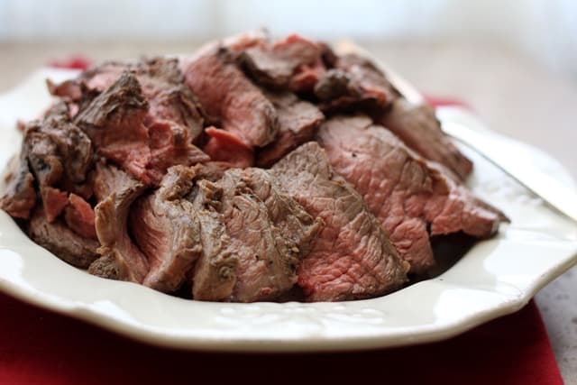 Tender & Juicy Crockpot Roast Beef: Perfect for Any Meal